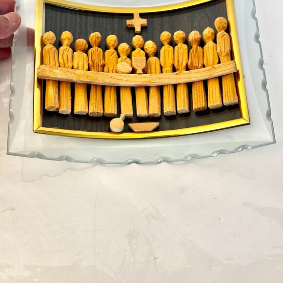 The Last Supper Scene 3D Hand Carved Wood Free Standing Curve Edge Glass Frame - Picture 11 of 13